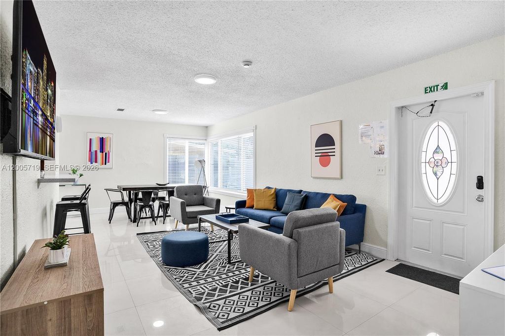 Photo of 6452 Custer St, Hollywood, FL 33024 (MLS # A12005719)