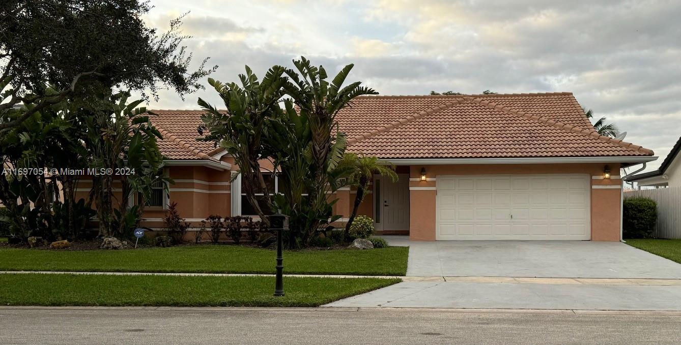 Address Not Disclosed, Pembroke Pines, Miami-Dade County, Florida - 5 Bedrooms  
3 Bathrooms - 