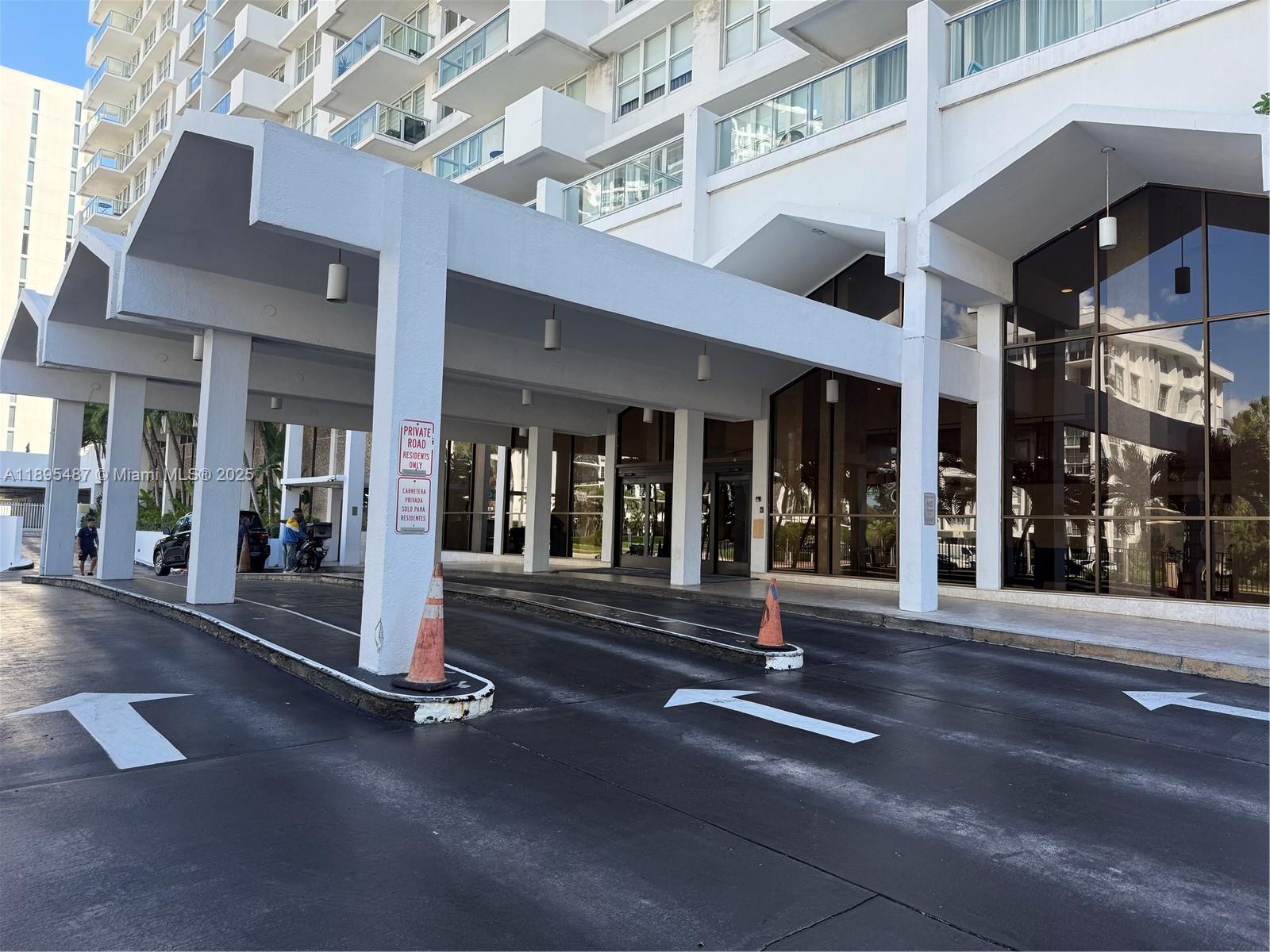 5601 Collins Ave CU-1