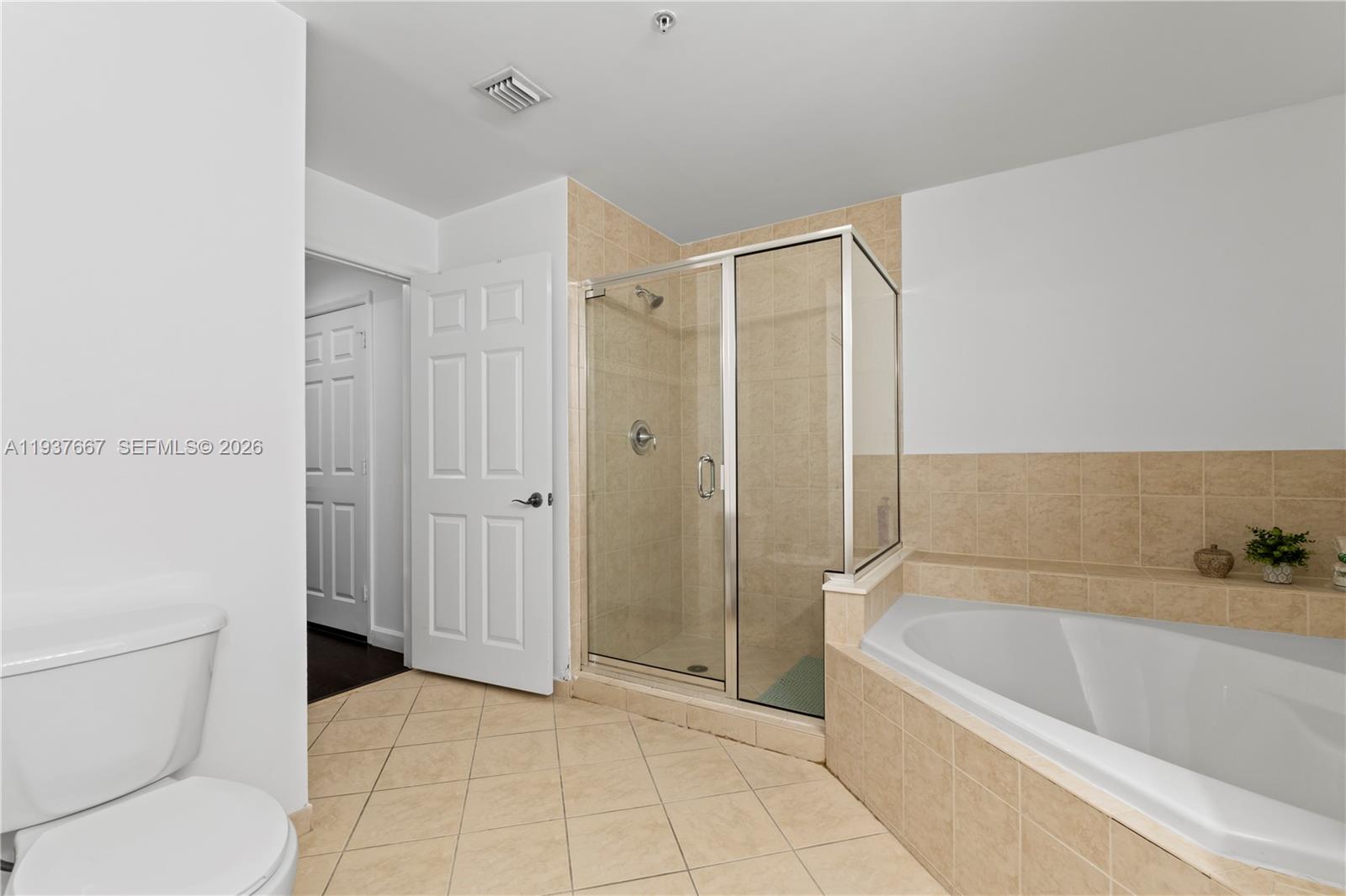 COLONNADE AT DADELAND SW - Residential