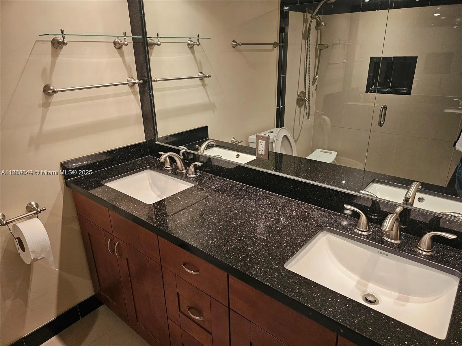 Sunny Isles Beach, Florida 33160, United States, 2 Bedrooms Bedrooms, ,2 BathroomsBathrooms,Residential,Active,196693