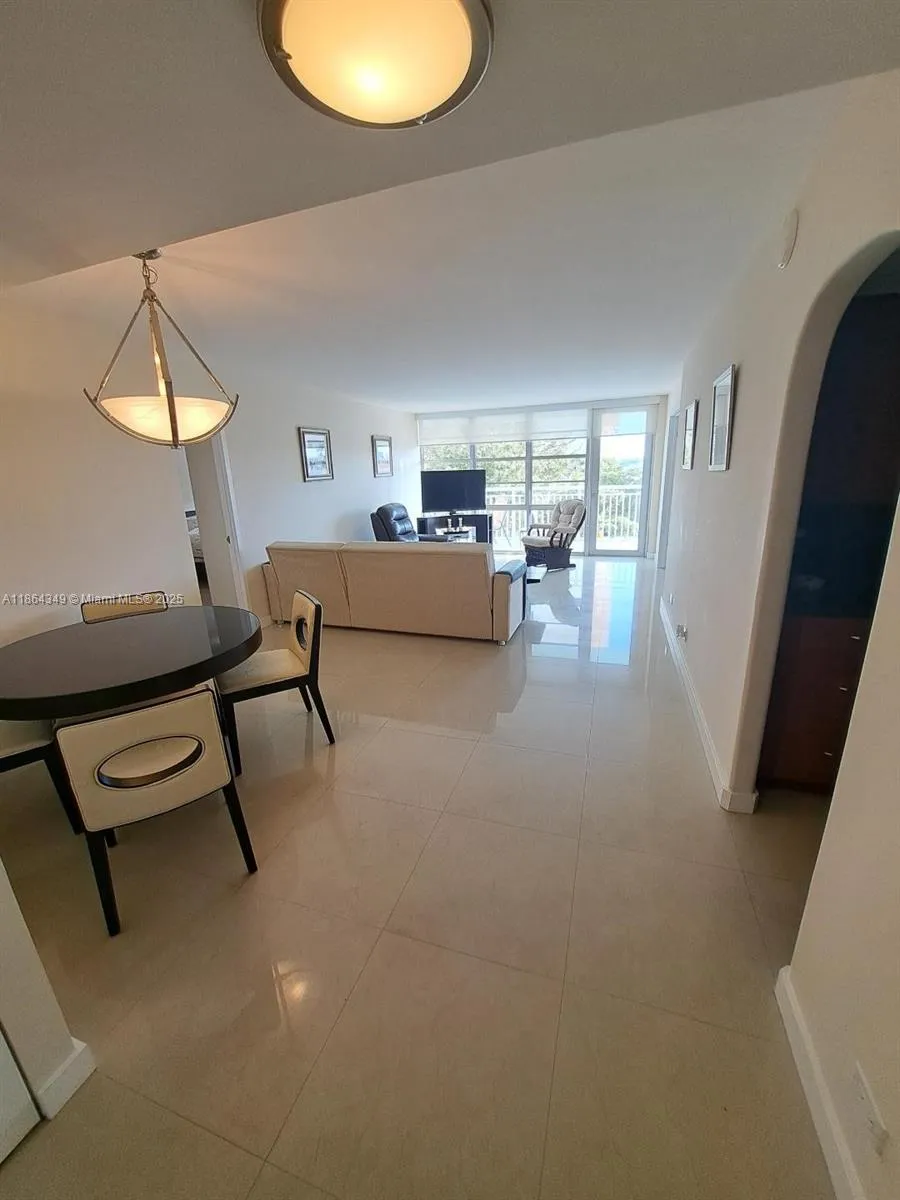 Sunny Isles Beach, Florida 33160, United States, 2 Bedrooms Bedrooms, ,2 BathroomsBathrooms,Residential,Active,196693