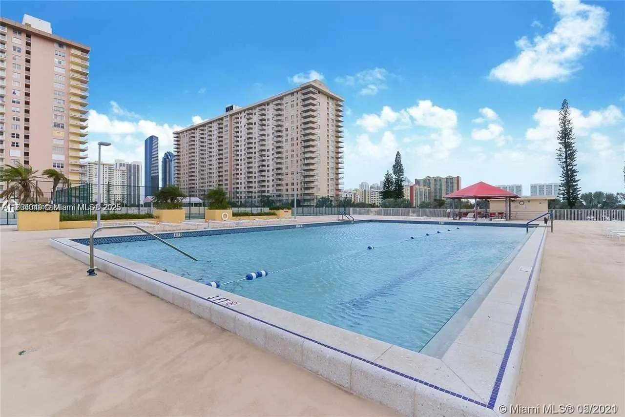 Sunny Isles Beach, Florida 33160, United States, 2 Bedrooms Bedrooms, ,2 BathroomsBathrooms,Residential,Active,196693