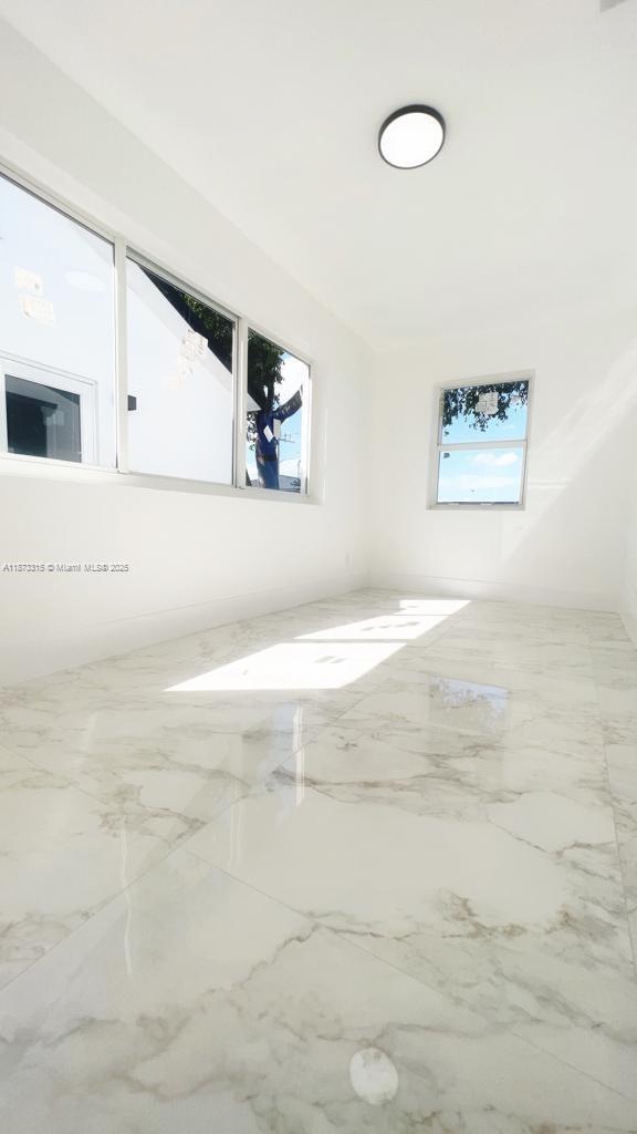 AIRPORT VISTA - Residential Income