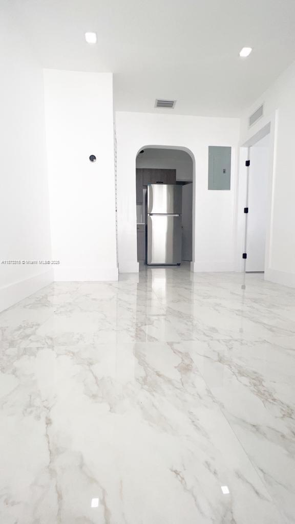 AIRPORT VISTA - Residential Income