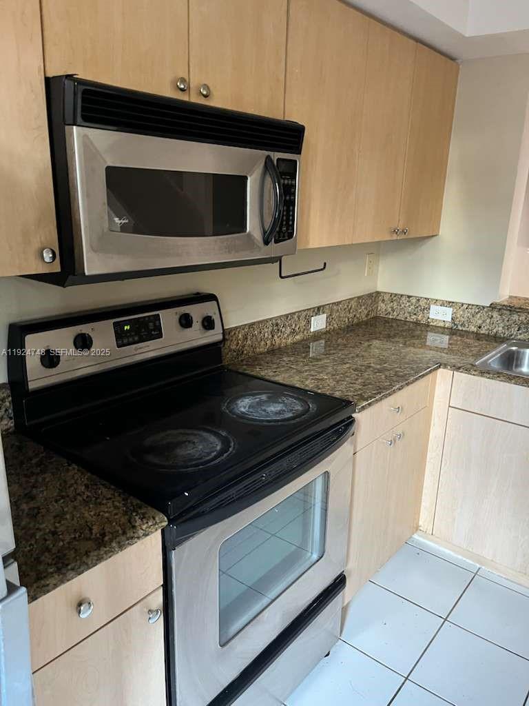 AVENTI AT AVENTURA CONDO - Residential Lease