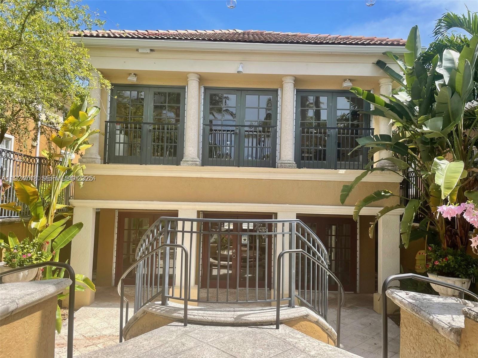 2891 NE 185th St 1006