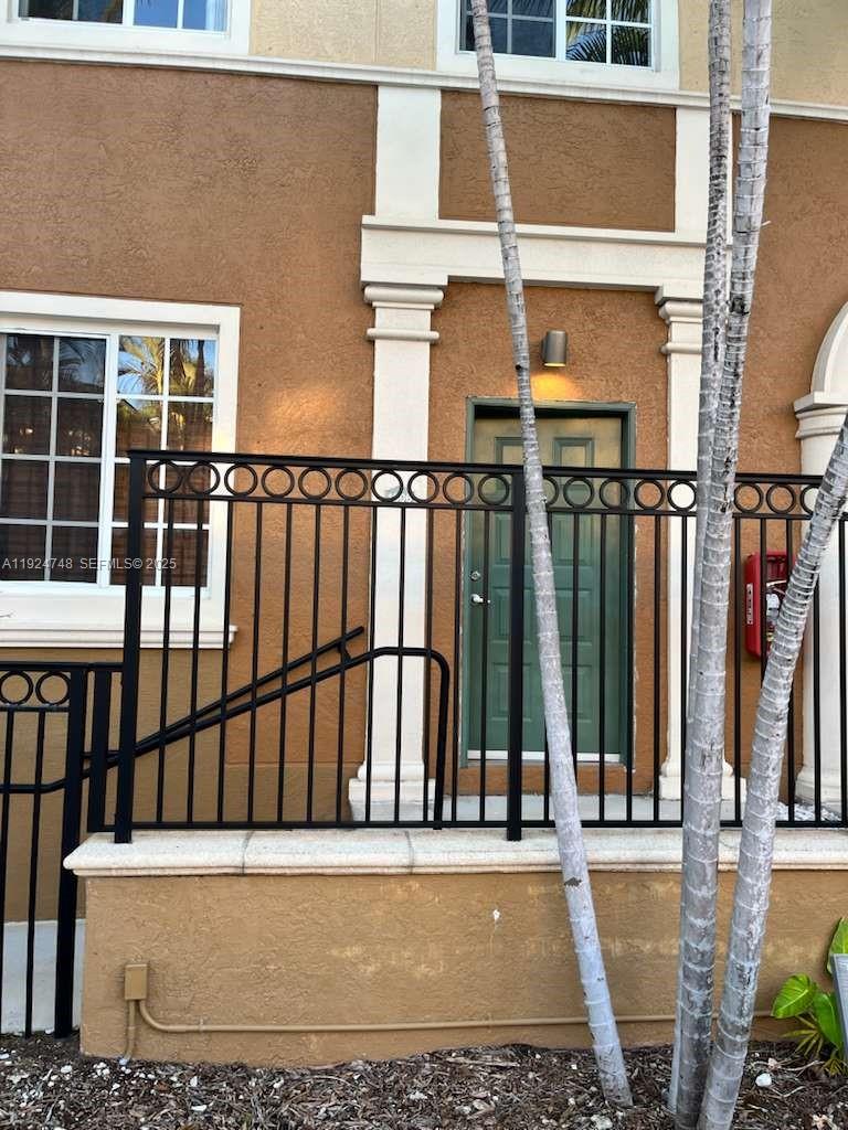 2891 NE 185th St 1006