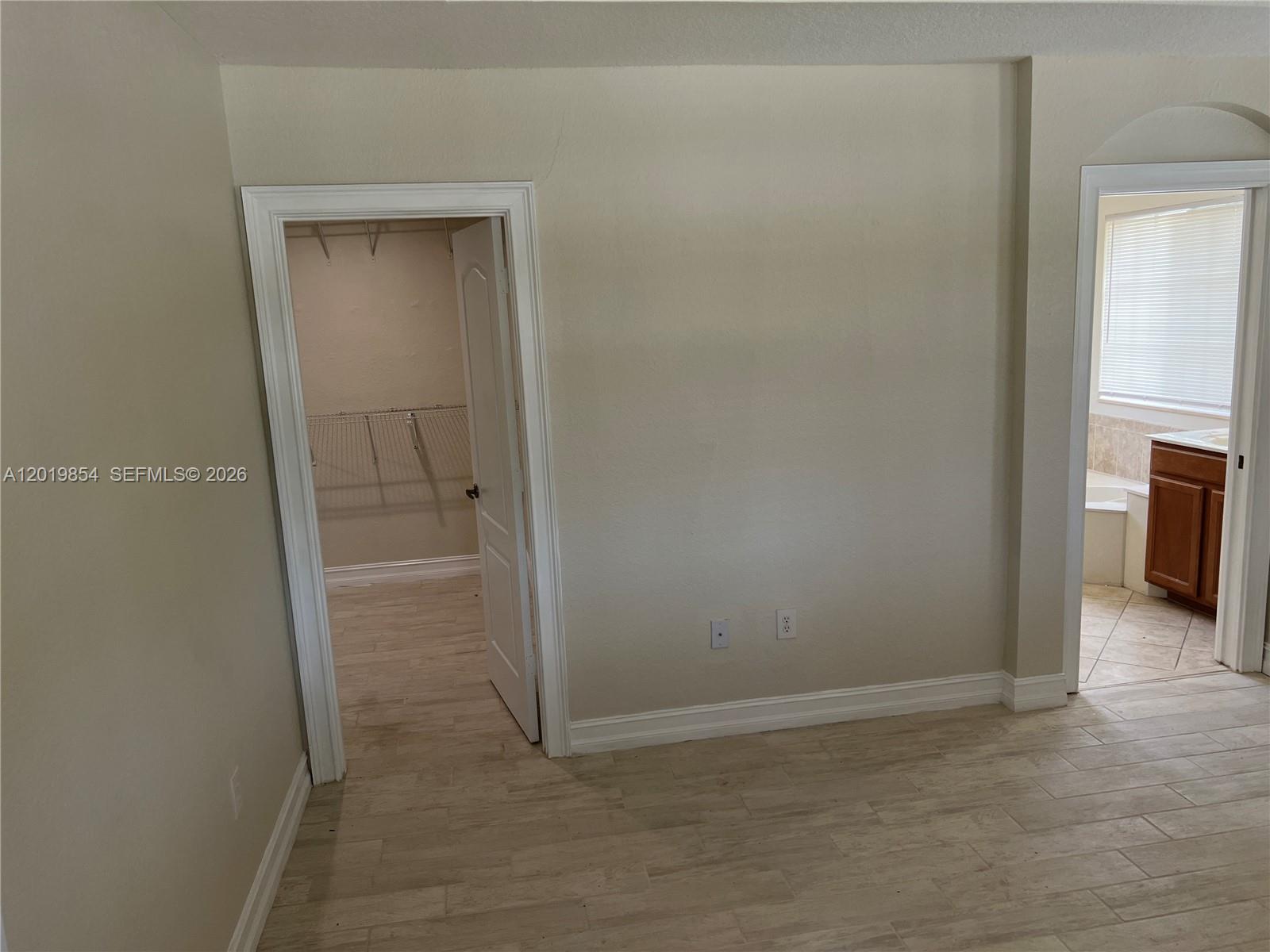 MANDARIN LAKES - Residential