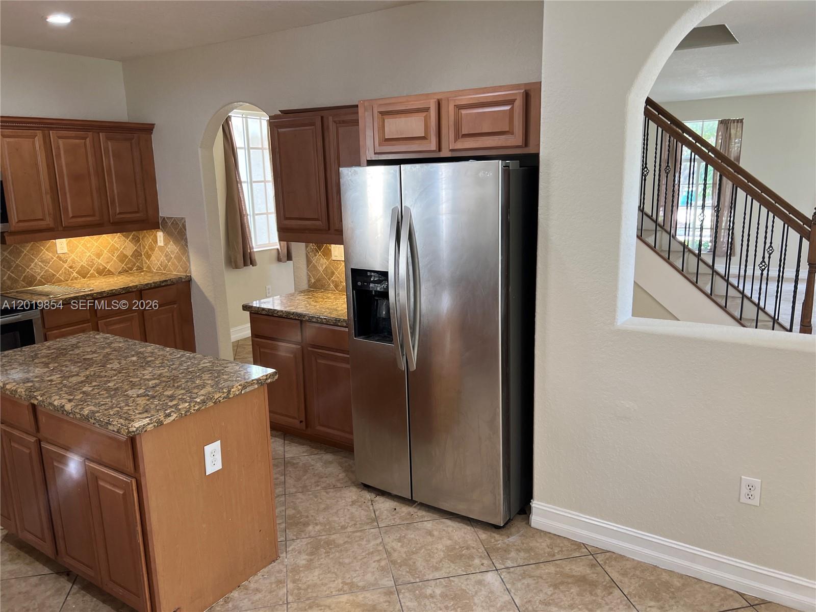 MANDARIN LAKES - Residential