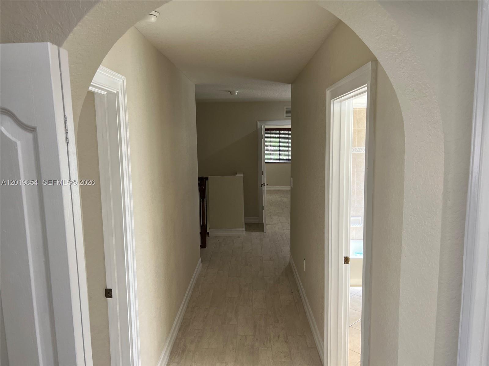 MANDARIN LAKES - Residential