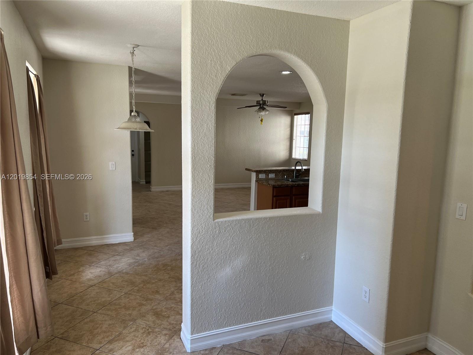 MANDARIN LAKES - Residential