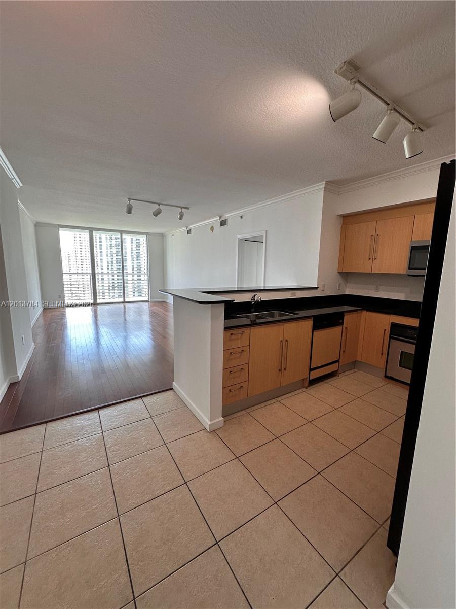 ONE MIAMI WEST CONDO - Residential Lease