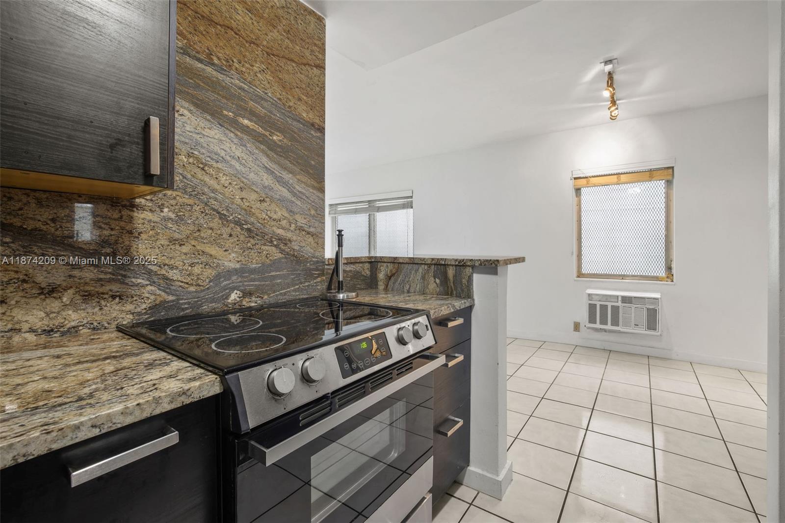 641 ESPANOLA WAY INC COND - Residential