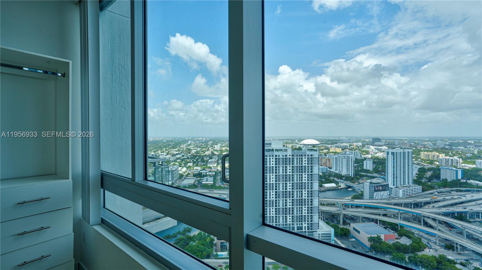 IVY CONDO - Residential