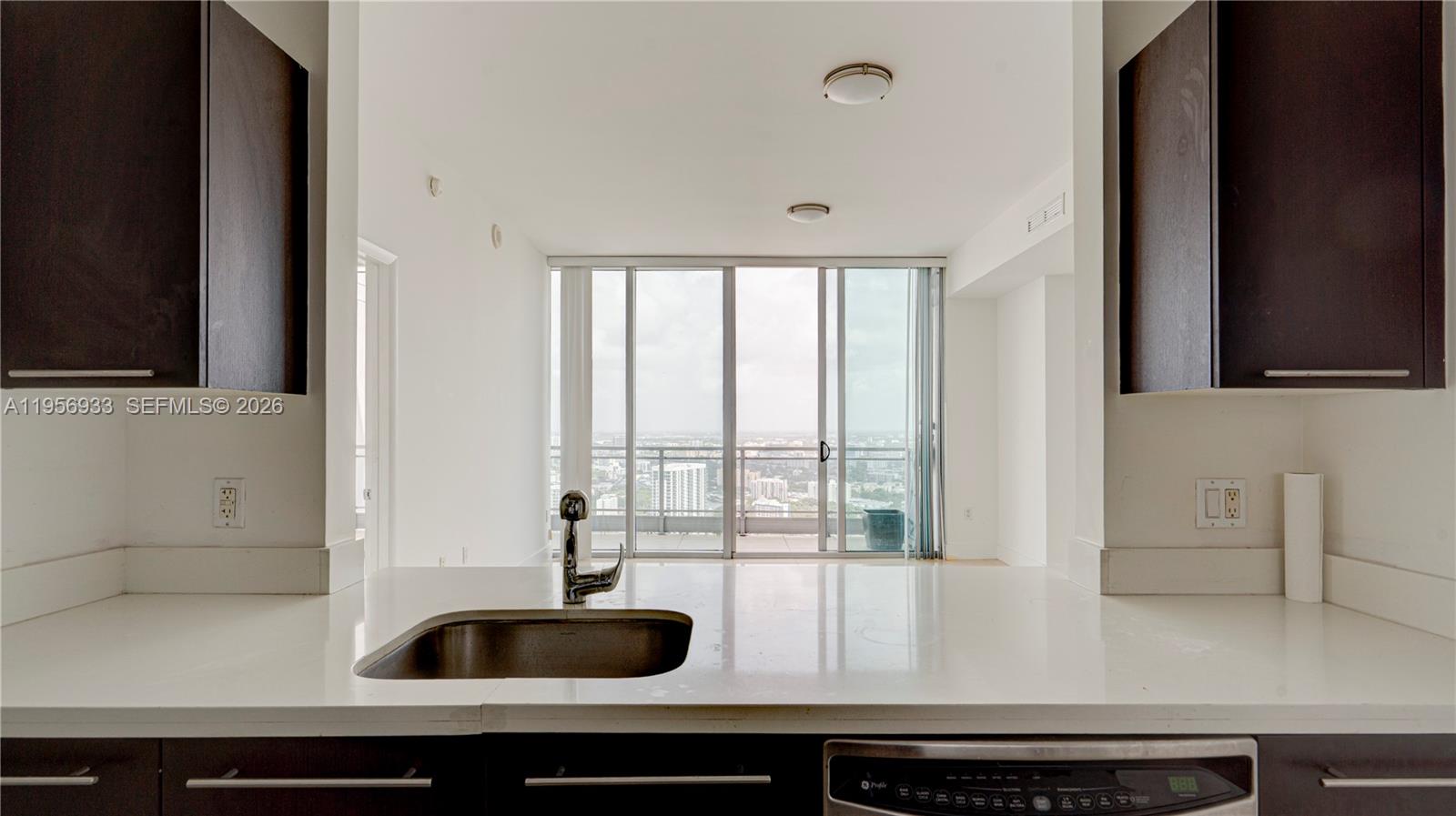 IVY CONDO - Residential