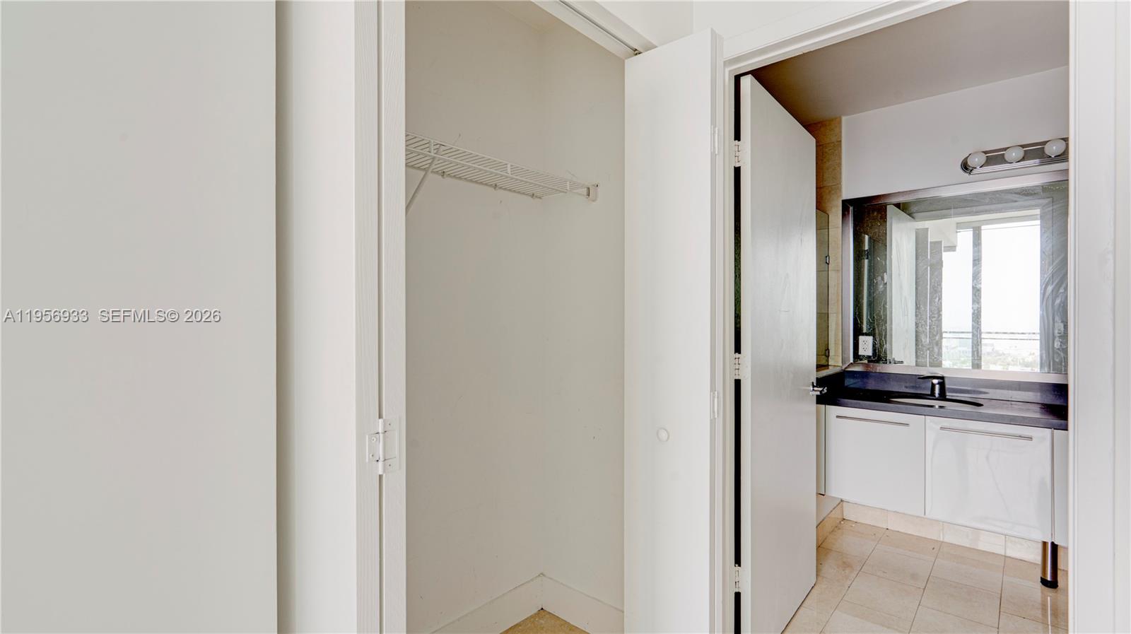 IVY CONDO - Residential