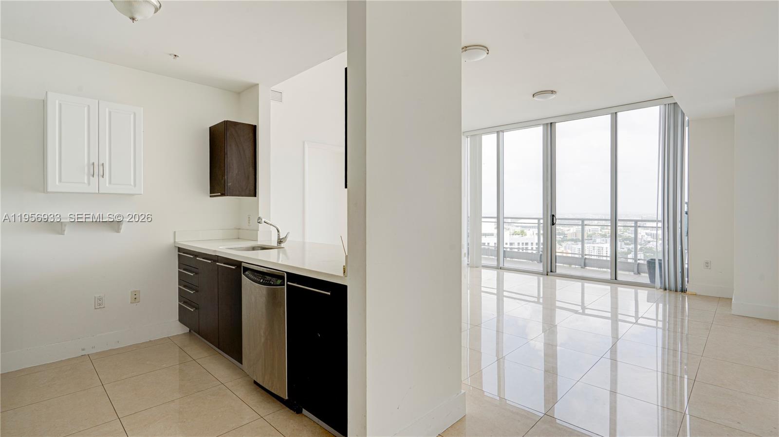 IVY CONDO - Residential