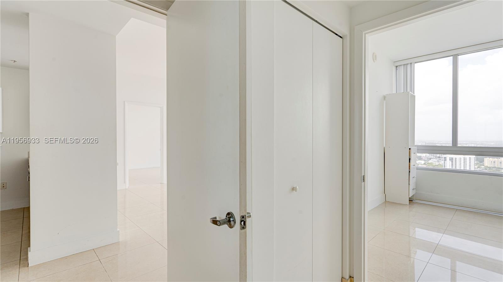 IVY CONDO - Residential