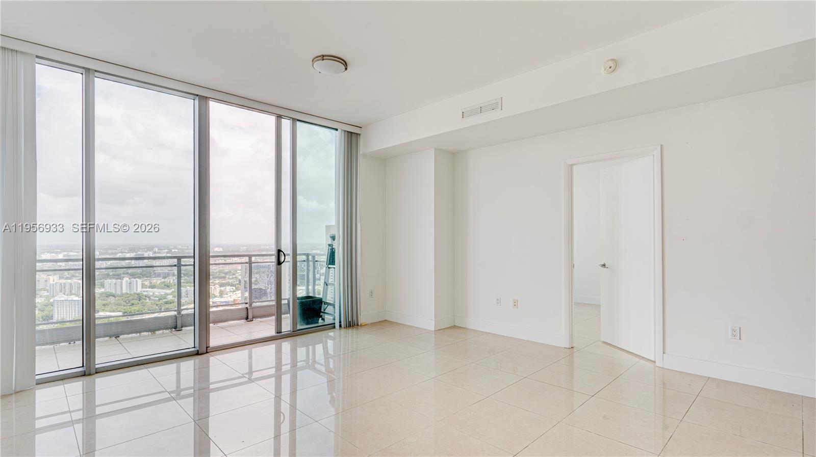 IVY CONDO - Residential