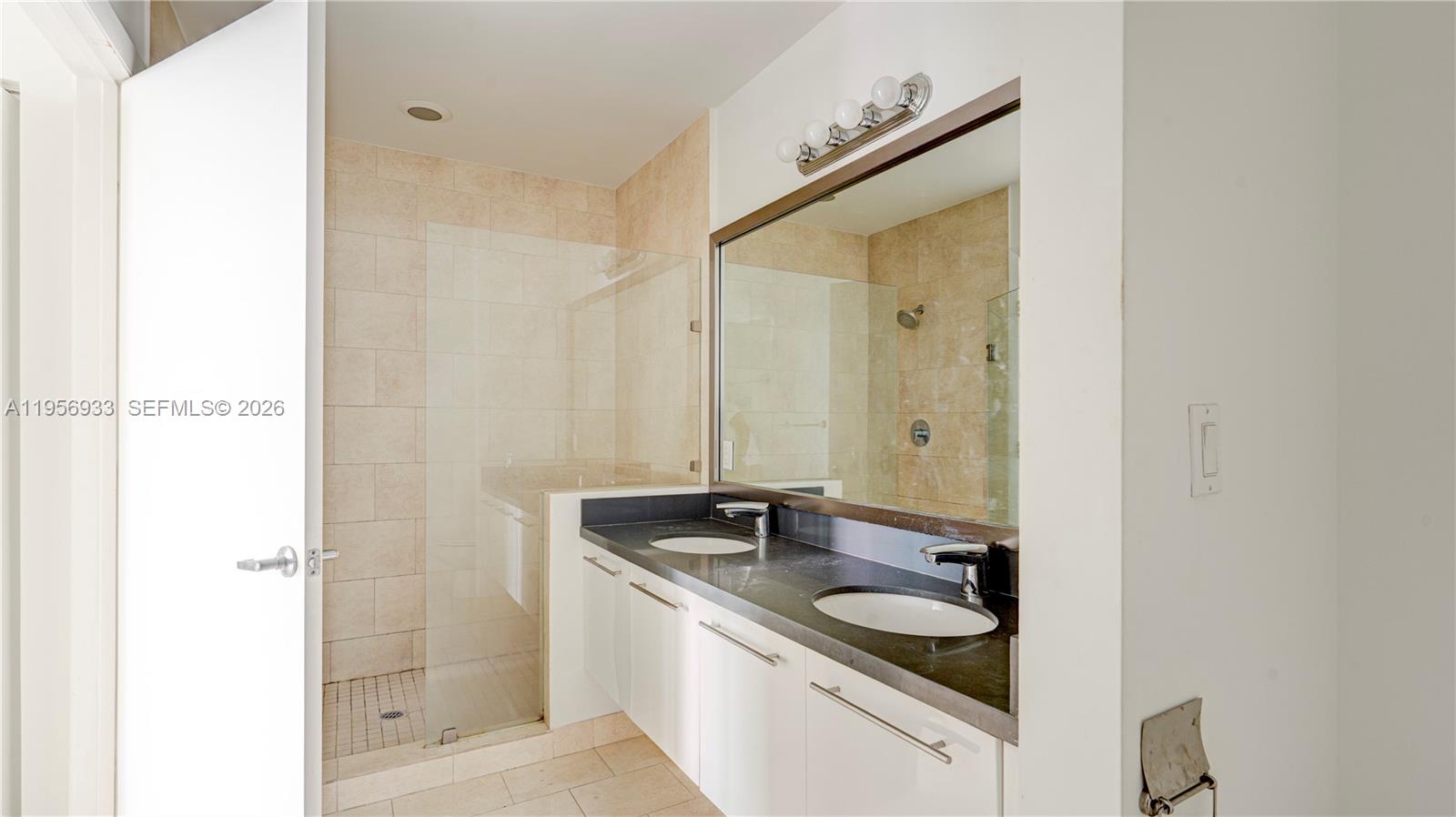 IVY CONDO - Residential