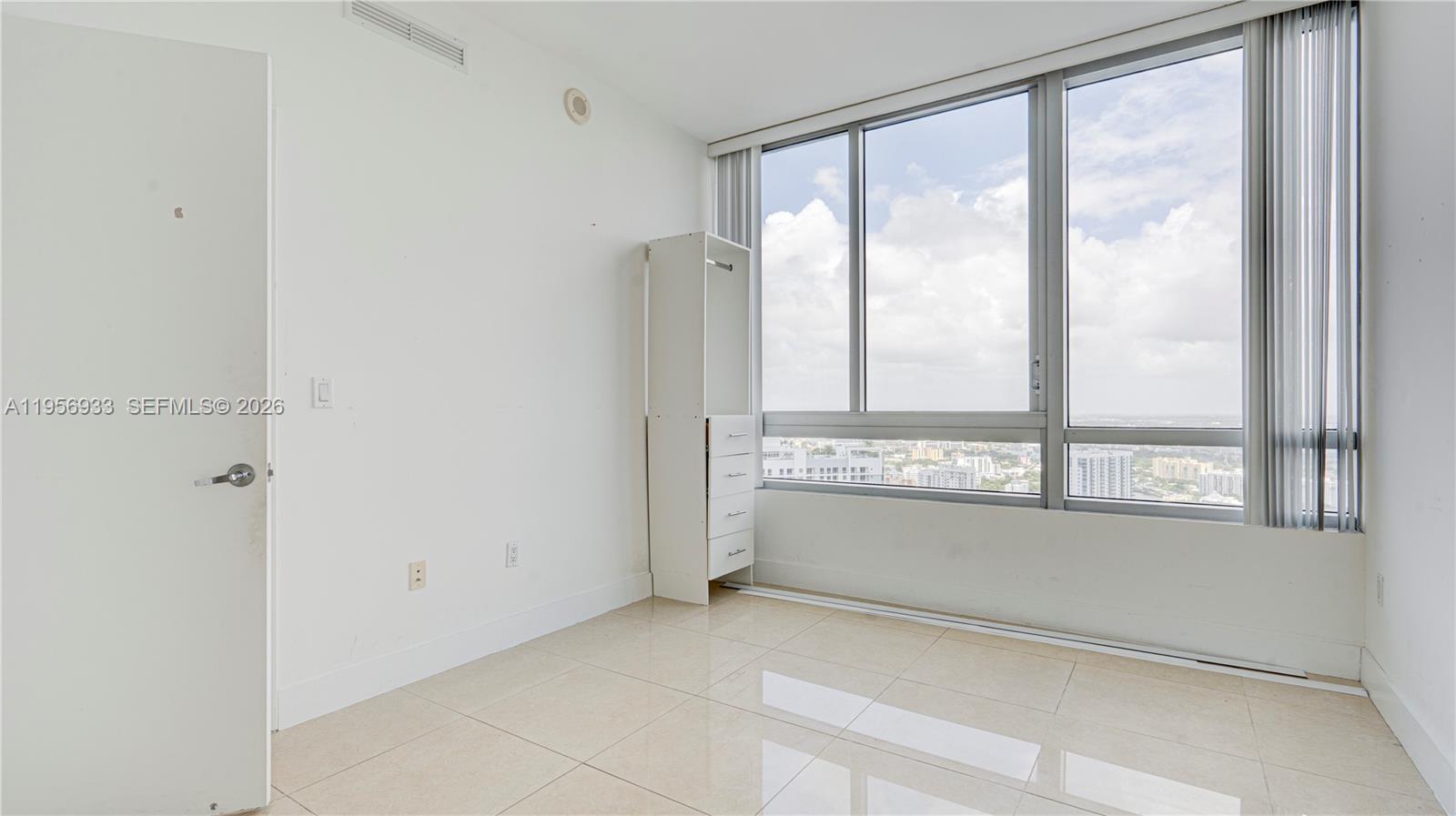 IVY CONDO - Residential