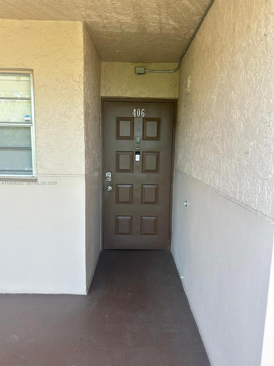 CONDO 1 OF SABAL PALM CON - Residential Lease