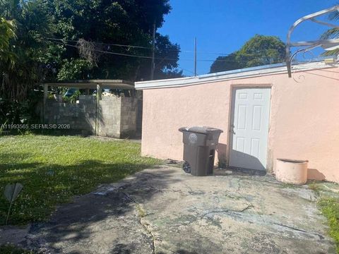 Tiny photo for 712 57th St, West Palm Beach, FL 33407 (MLS # A11993565)