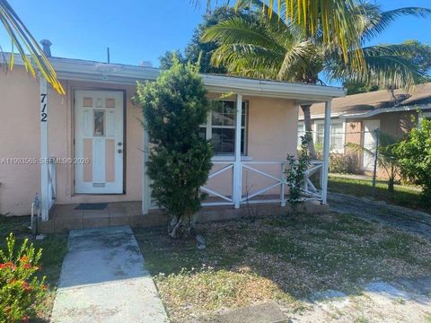 Tiny photo for 712 57th St, West Palm Beach, FL 33407 (MLS # A11993565)