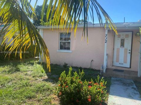 Tiny photo for 712 57th St, West Palm Beach, FL 33407 (MLS # A11993565)
