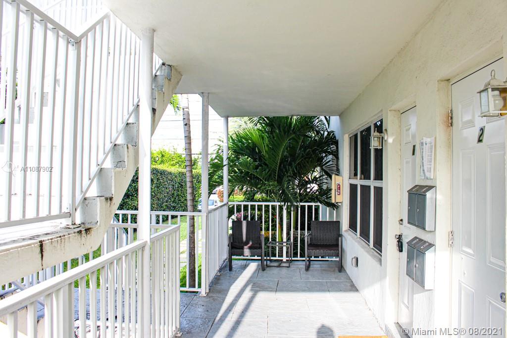 BAY HARBOR ISLAND - Residential Income