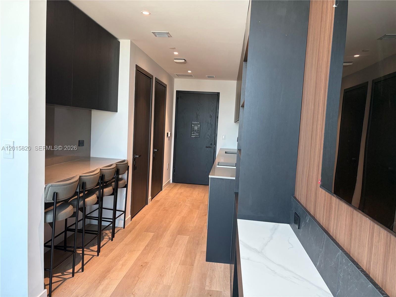 20 ne 11th st 2805