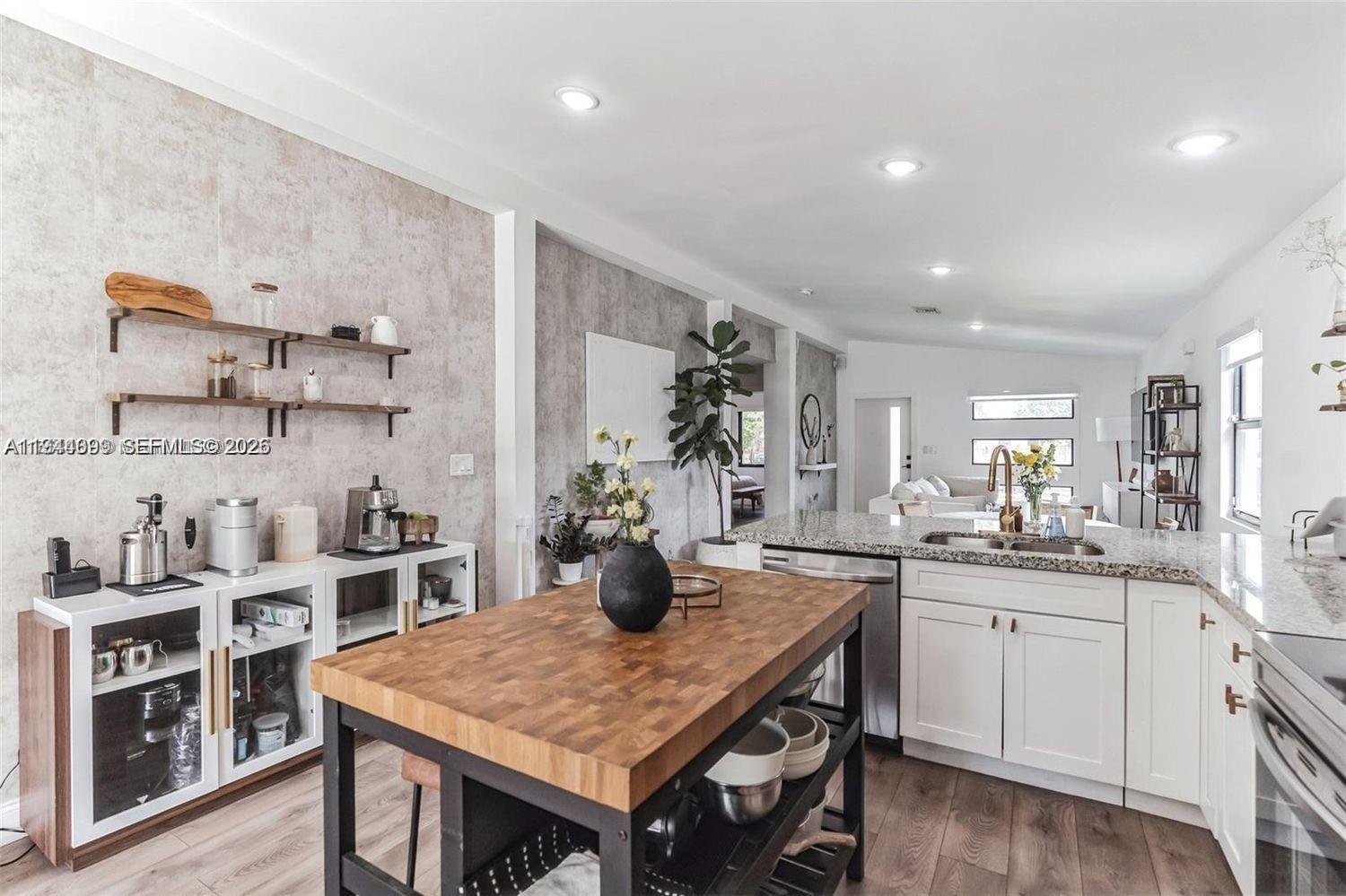 SEVENTH AVE PARK - Residential Lease