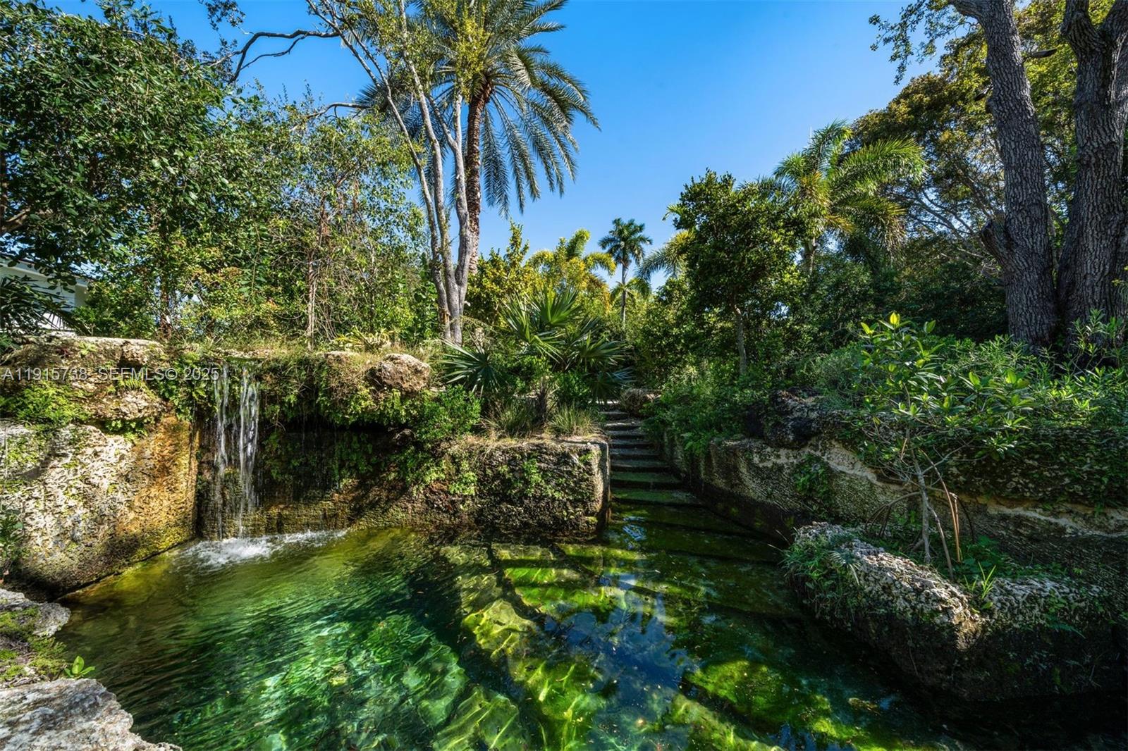 TOWN & RANCH ESTS - Residential