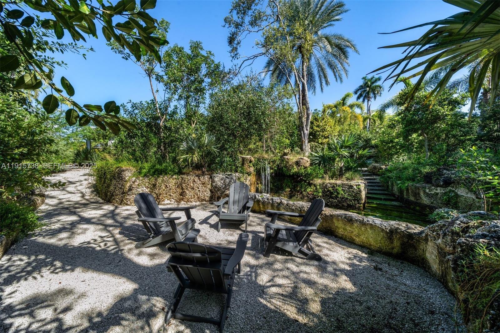 TOWN & RANCH ESTS - Residential