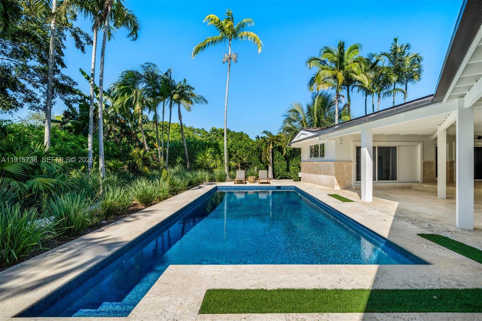 TOWN & RANCH ESTS - Residential