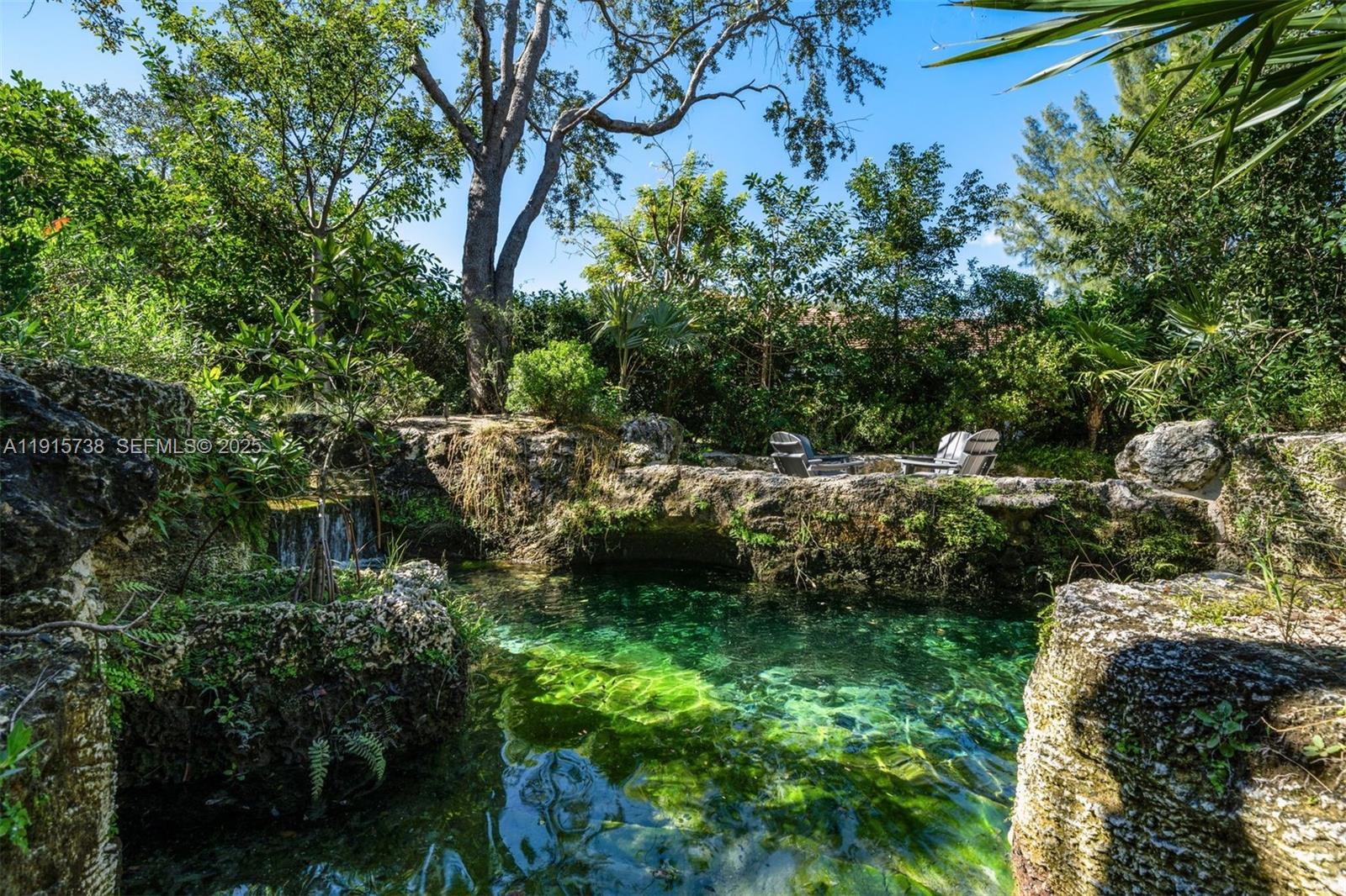 TOWN & RANCH ESTS - Residential