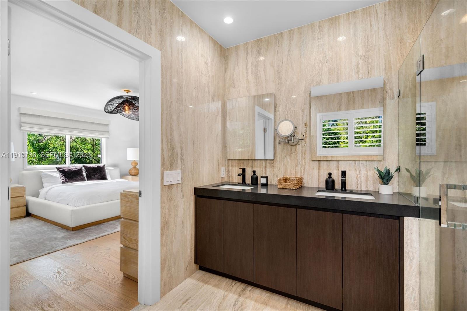 TOWN & RANCH ESTS - Residential