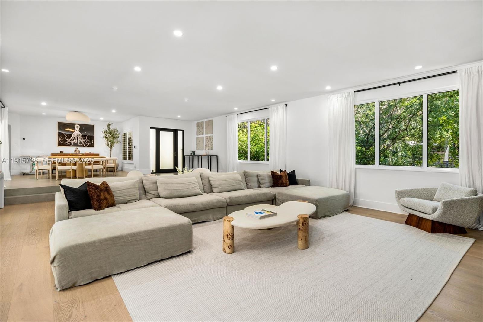 TOWN & RANCH ESTS - Residential