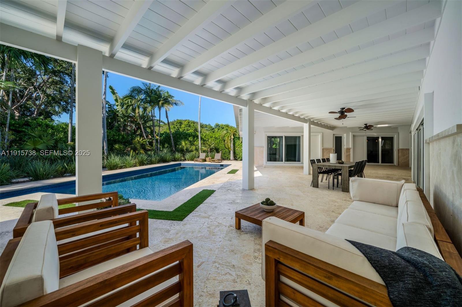 TOWN & RANCH ESTS - Residential