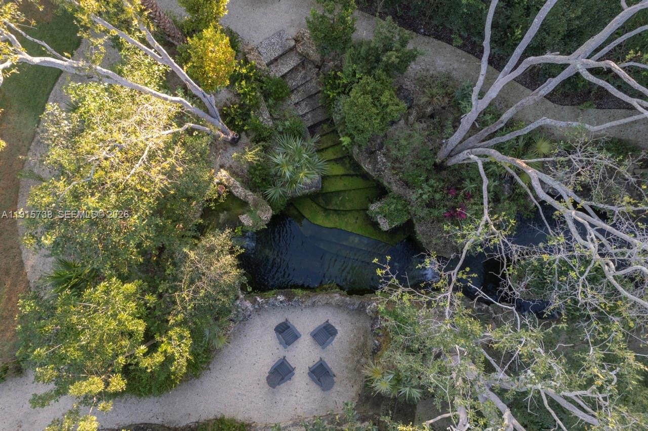 TOWN & RANCH ESTS - Residential