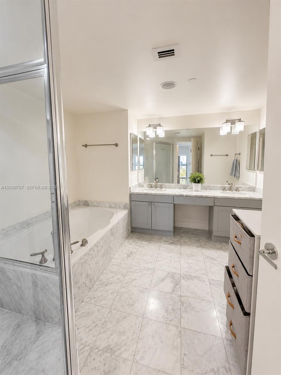HARBORSIDE AT THE WATERWA - Residential