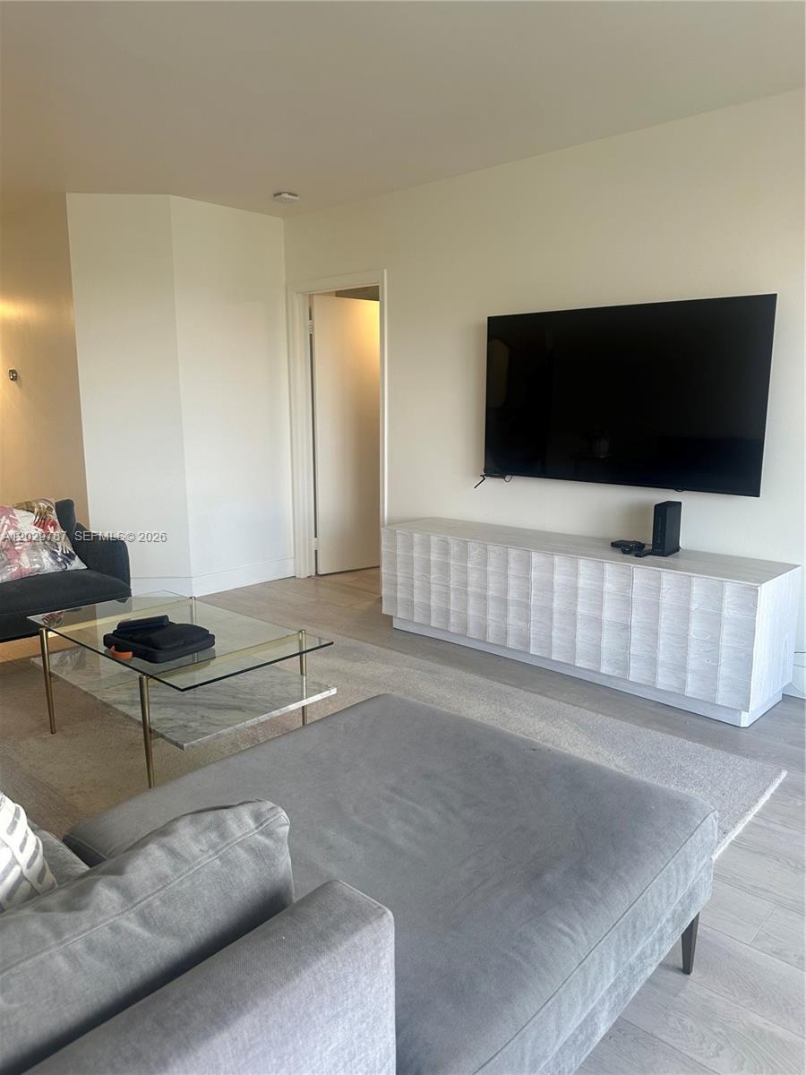 HARBORSIDE AT THE WATERWA - Residential