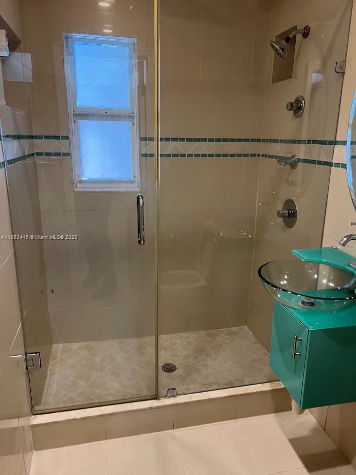 SUNSHINE MANOR - Residential Lease