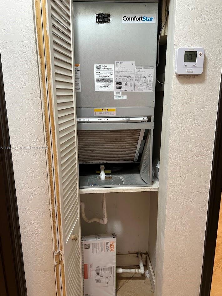 SUNSHINE MANOR - Residential Lease