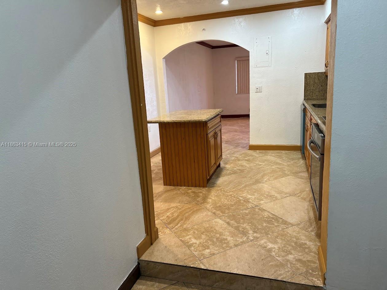 SUNSHINE MANOR - Residential Lease