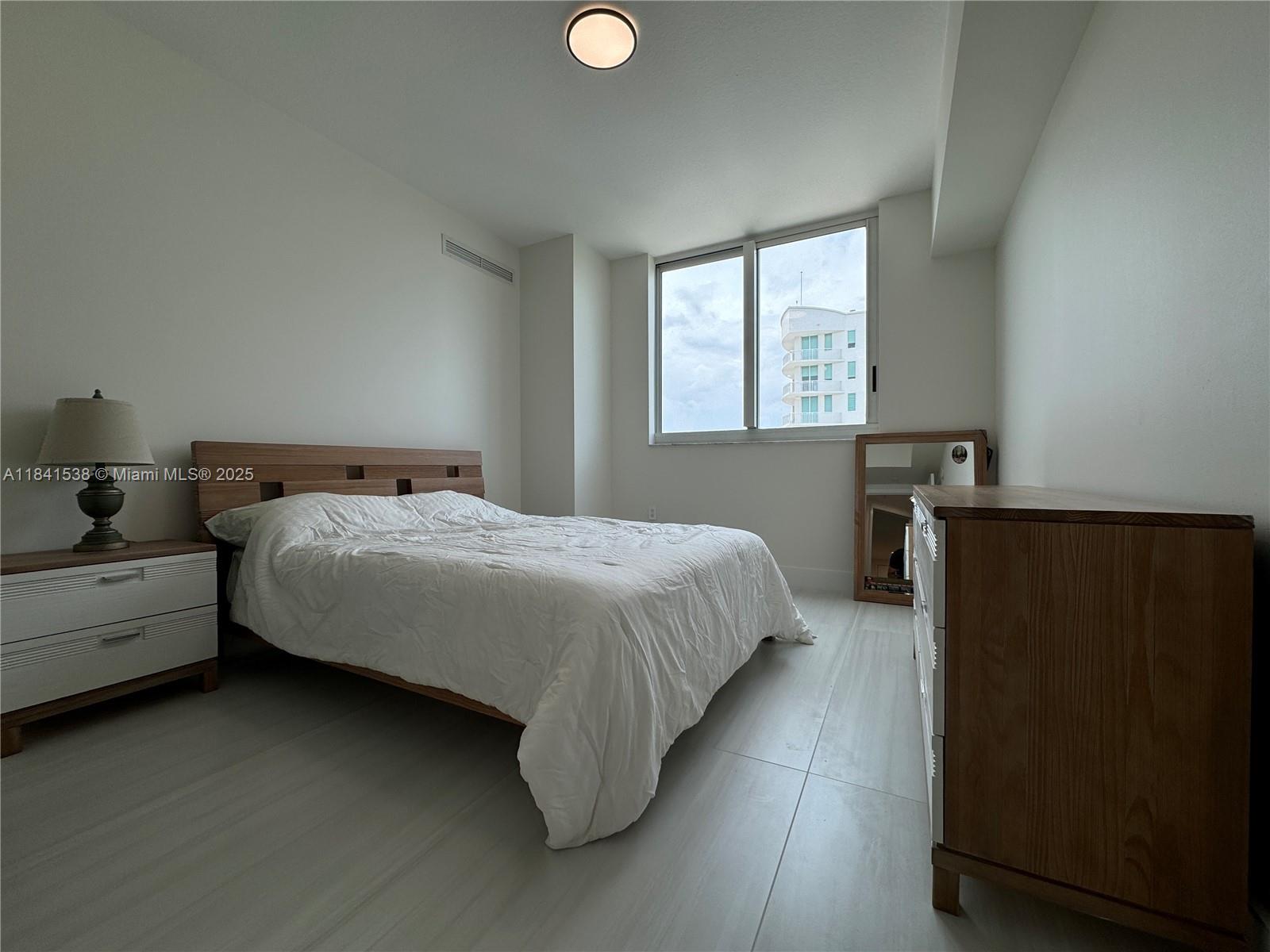 DUO CONDOMINIUM EAST - Residential Lease