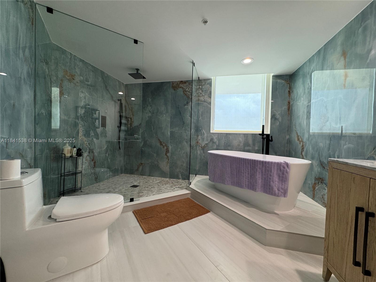 DUO CONDOMINIUM EAST - Residential Lease