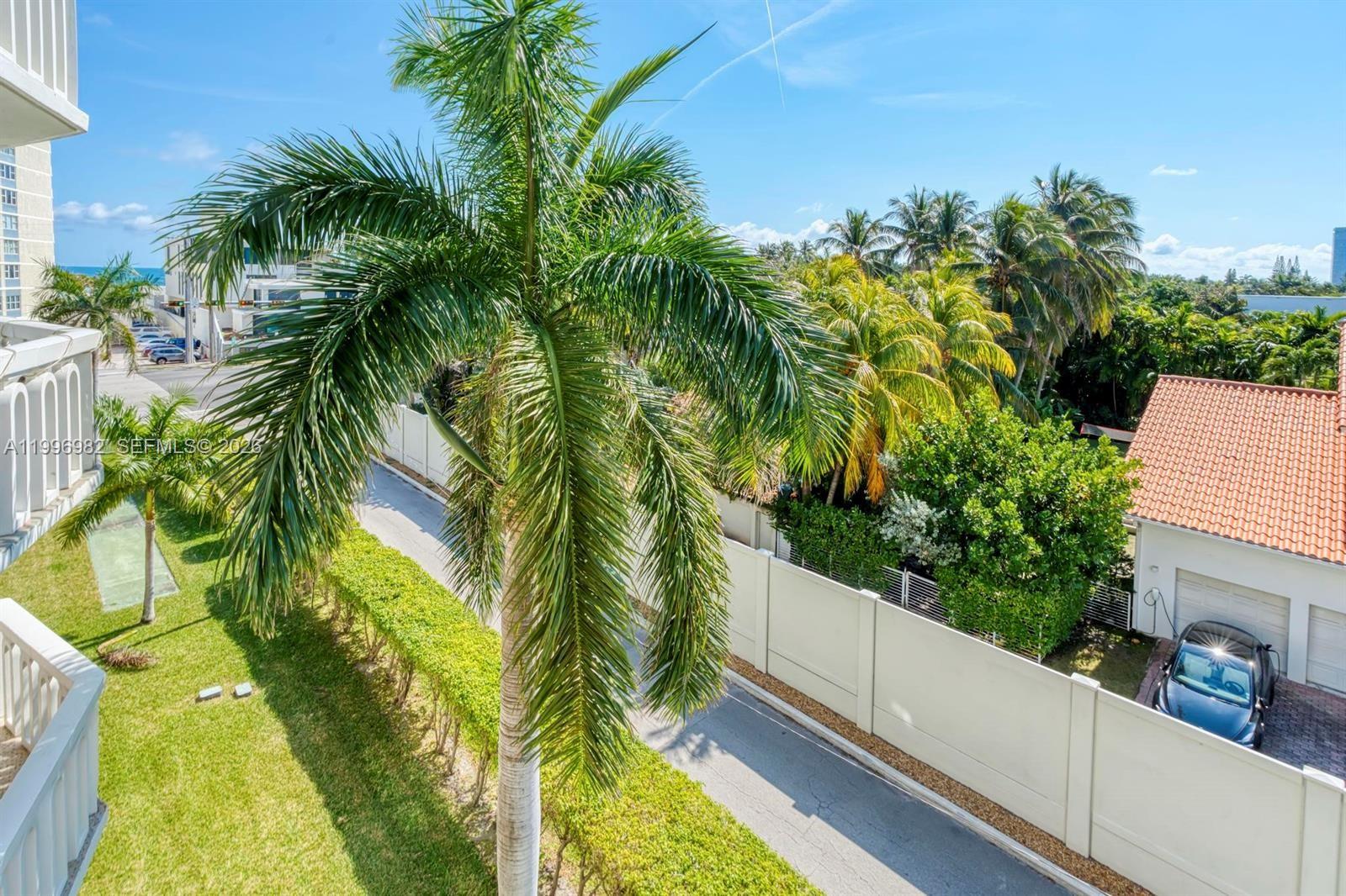 GOLDEN VIEW CONDO - Residential