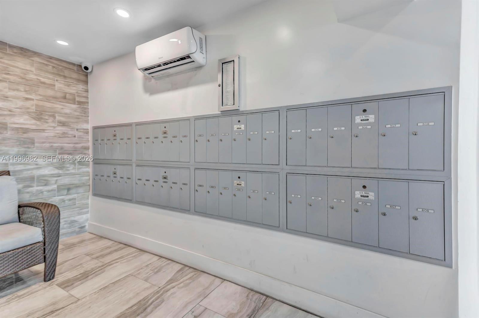 GOLDEN VIEW CONDO - Residential